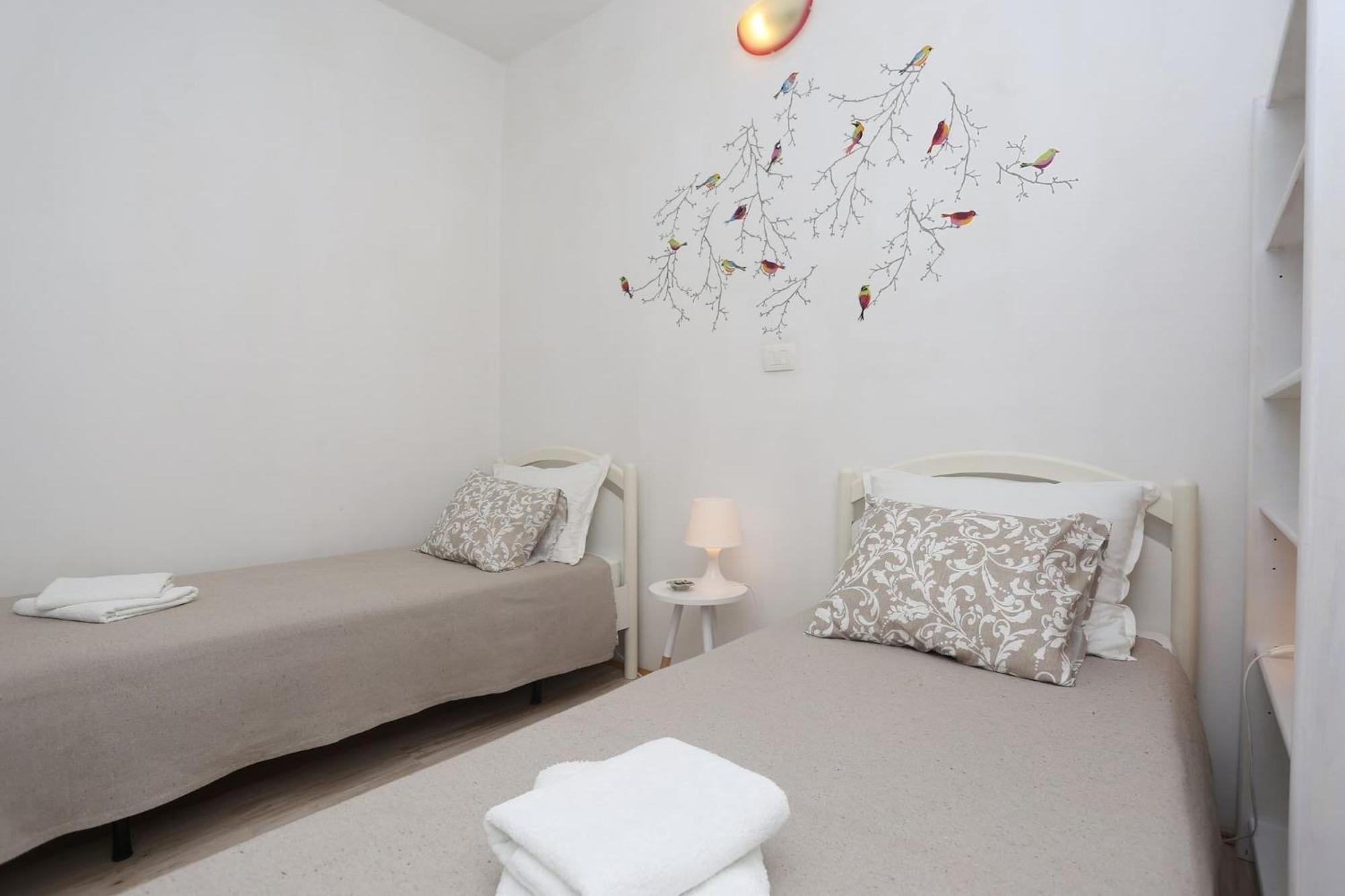 לאבין Holiday Home Deborah With Private Pool מראה חיצוני תמונה