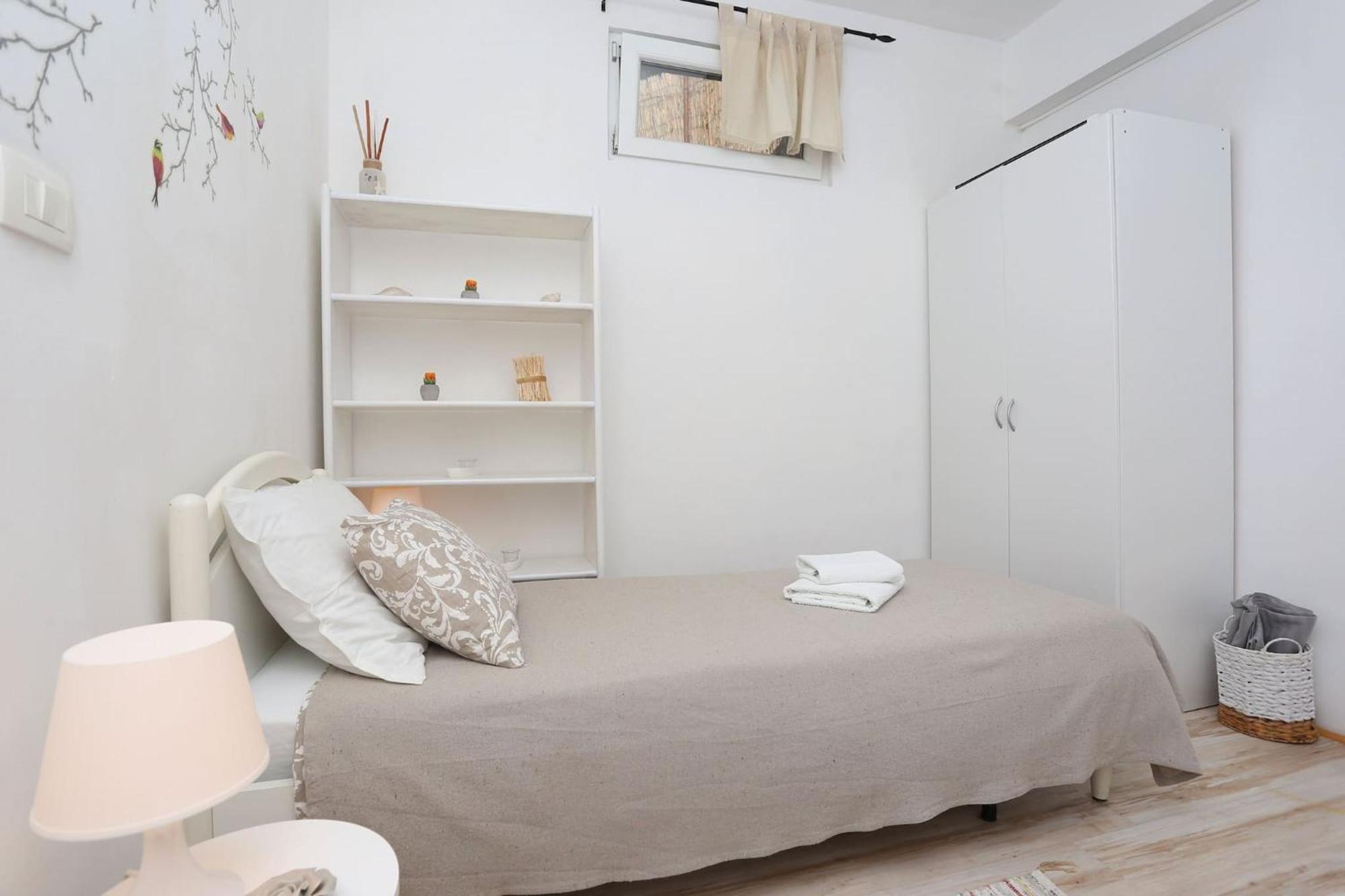 לאבין Holiday Home Deborah With Private Pool מראה חיצוני תמונה