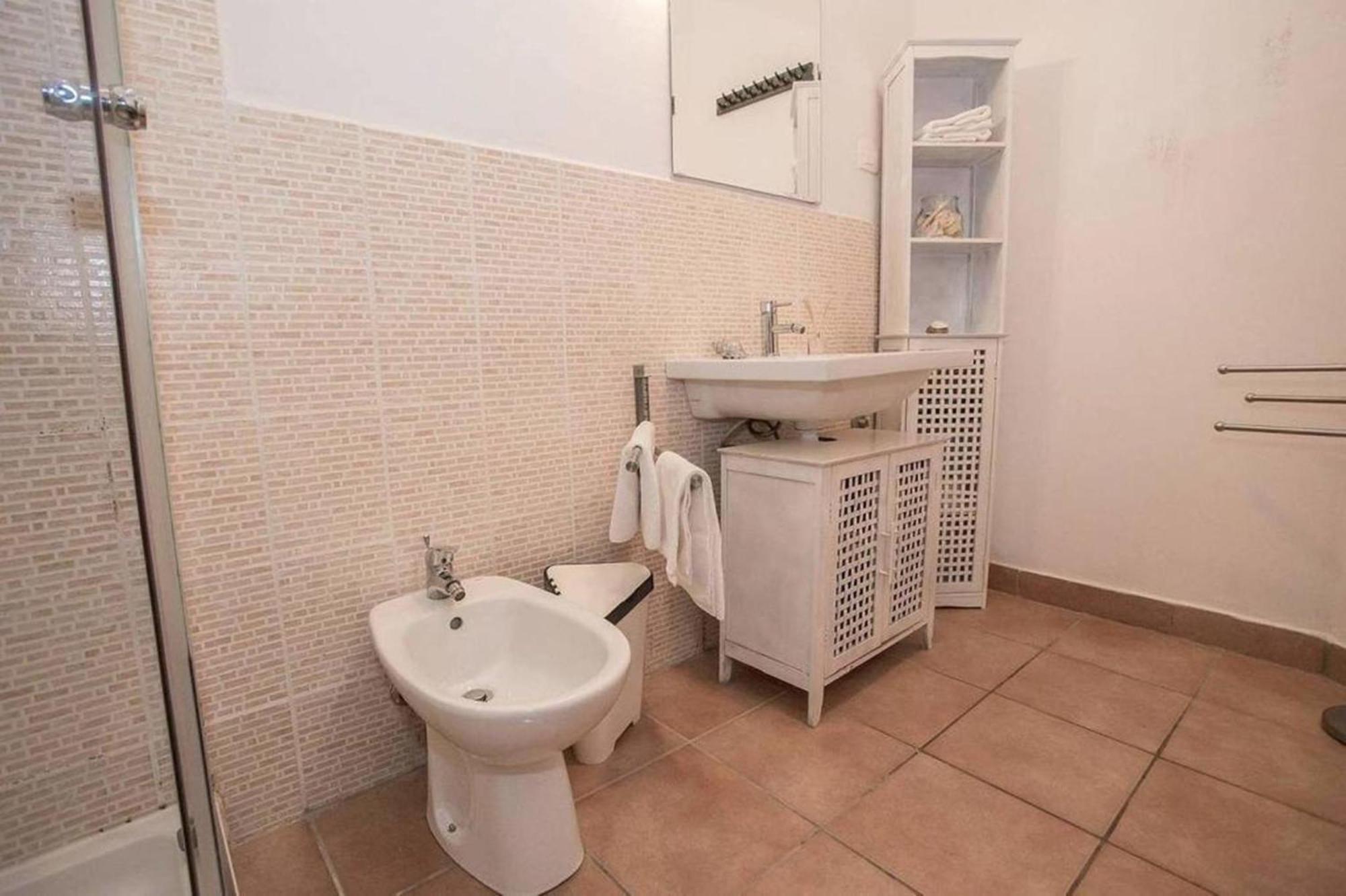 לאבין Holiday Home Deborah With Private Pool מראה חיצוני תמונה