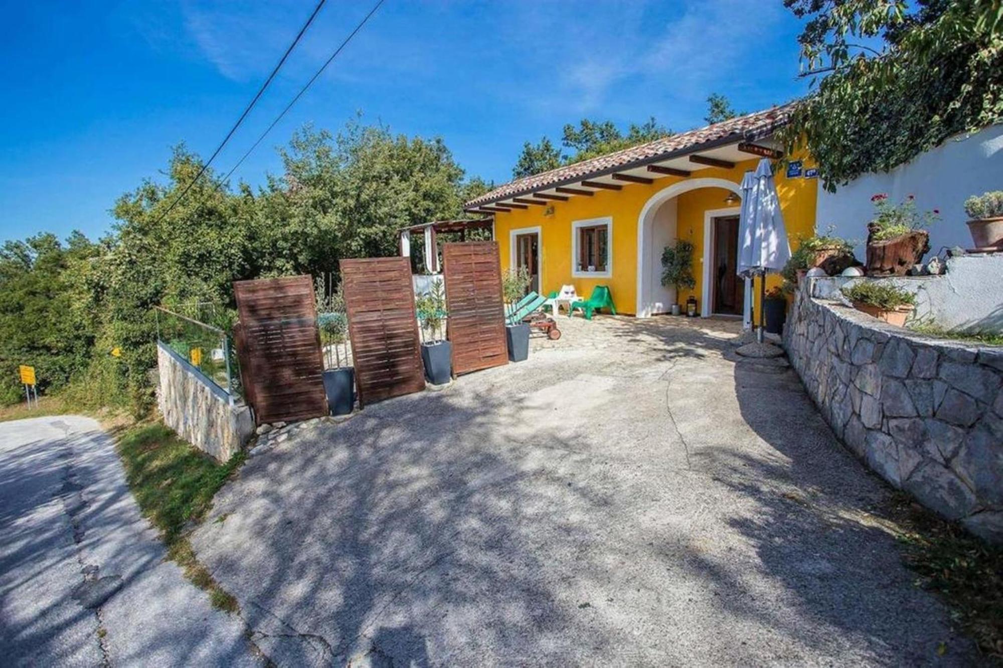 לאבין Holiday Home Deborah With Private Pool מראה חיצוני תמונה