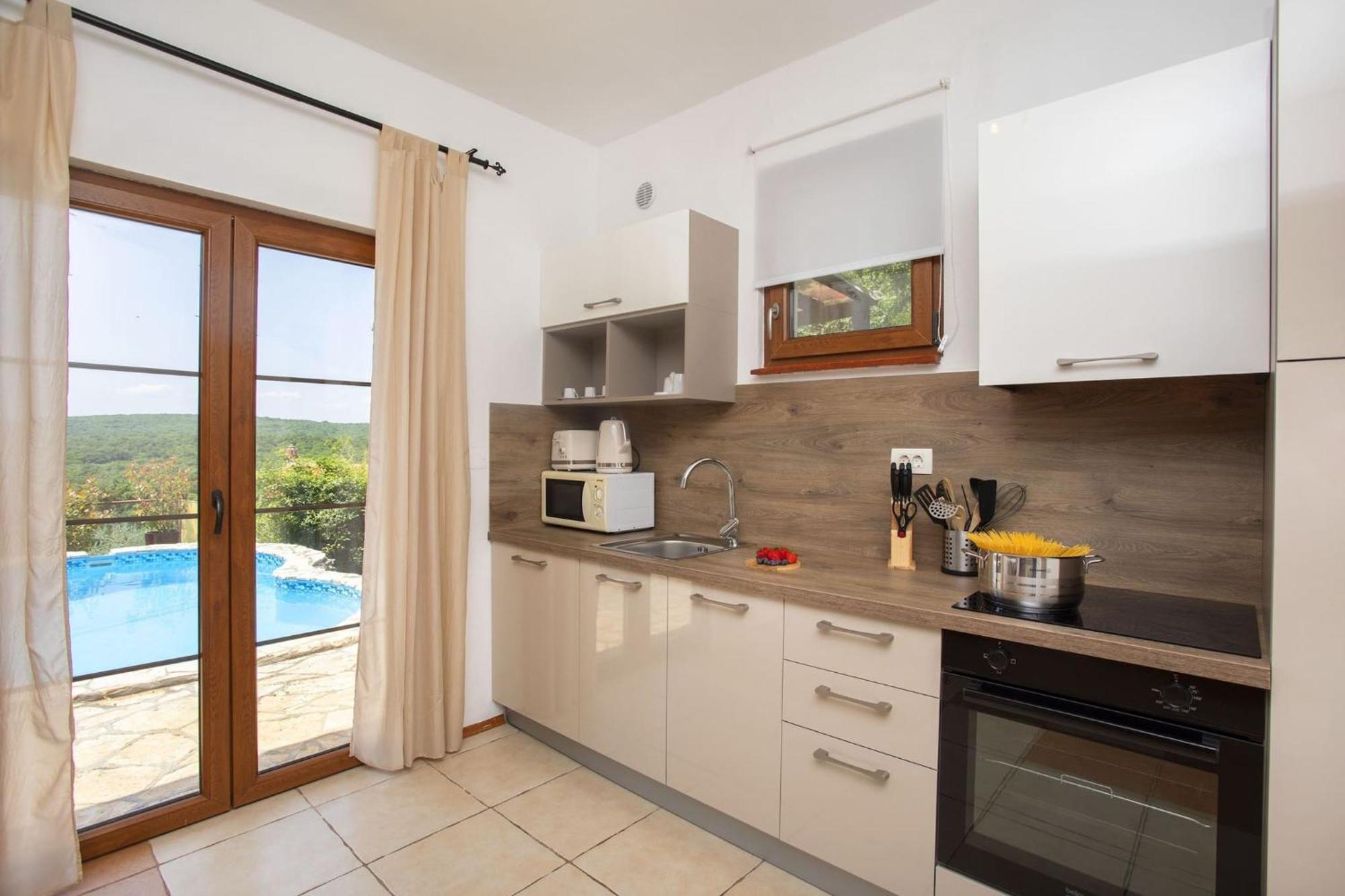 לאבין Holiday Home Deborah With Private Pool מראה חיצוני תמונה