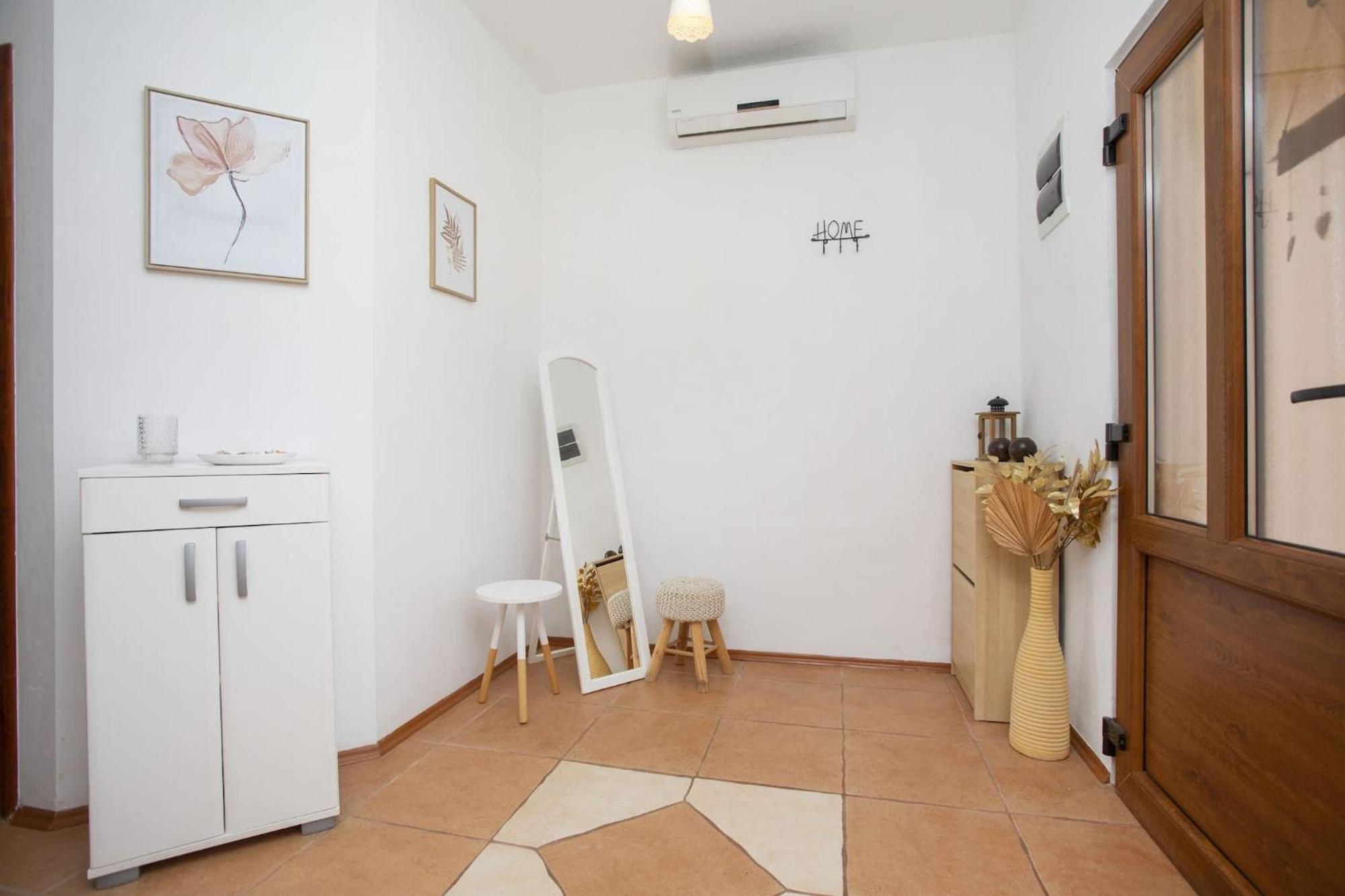 לאבין Holiday Home Deborah With Private Pool מראה חיצוני תמונה