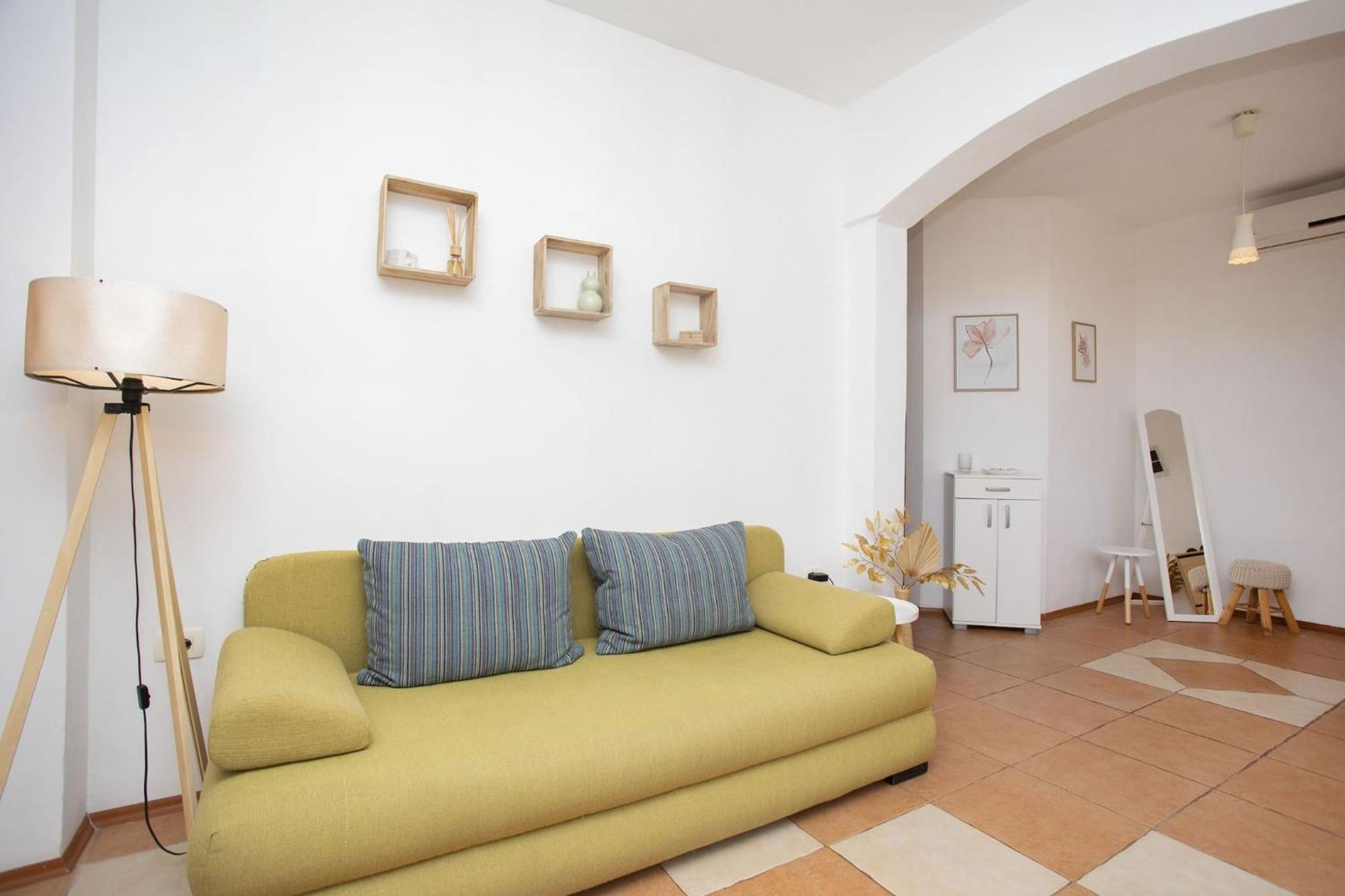 לאבין Holiday Home Deborah With Private Pool מראה חיצוני תמונה