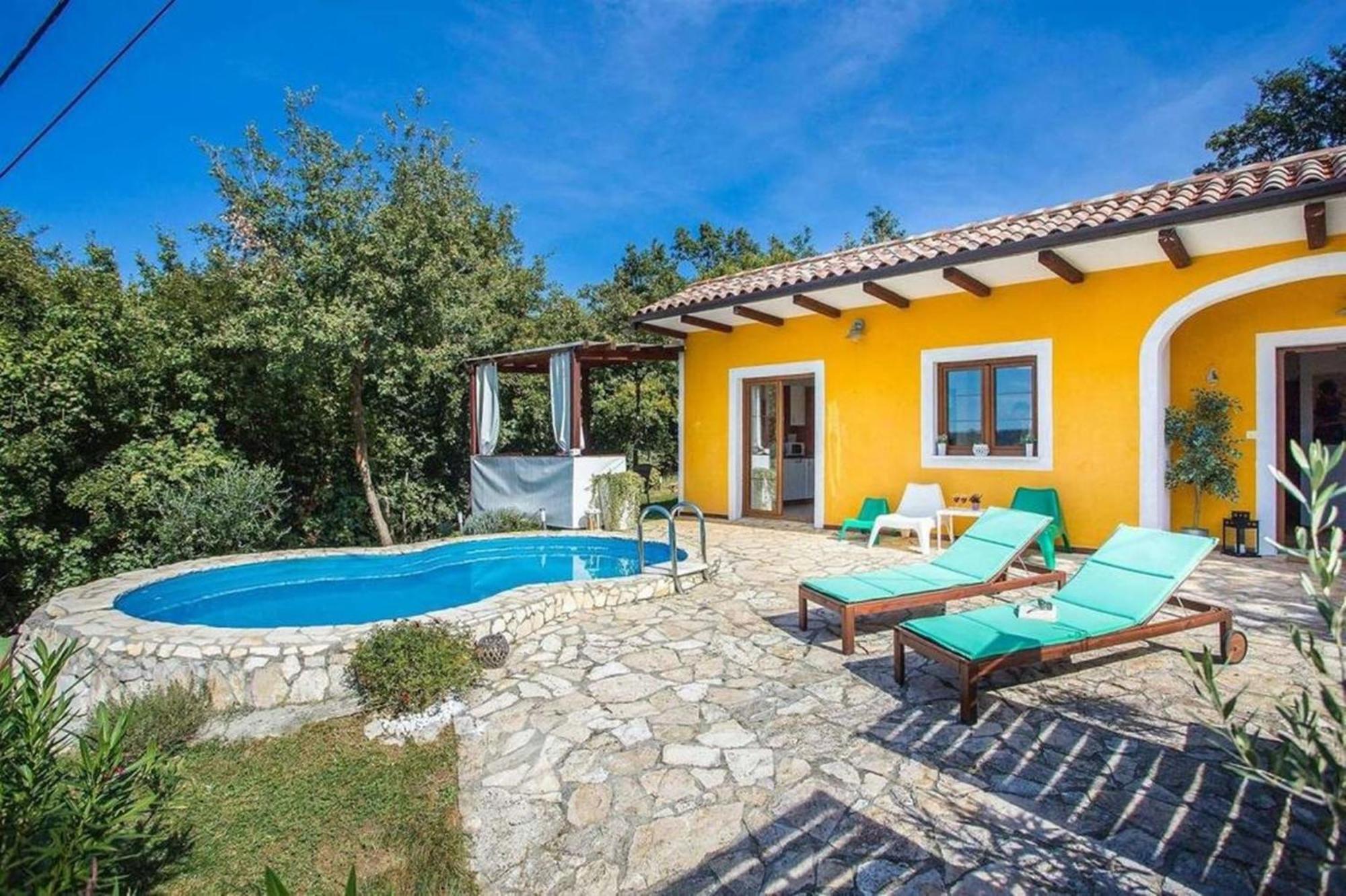לאבין Holiday Home Deborah With Private Pool מראה חיצוני תמונה