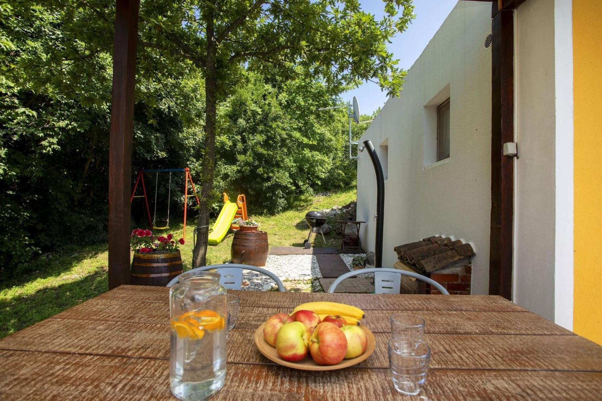 לאבין Holiday Home Deborah With Private Pool מראה חיצוני תמונה
